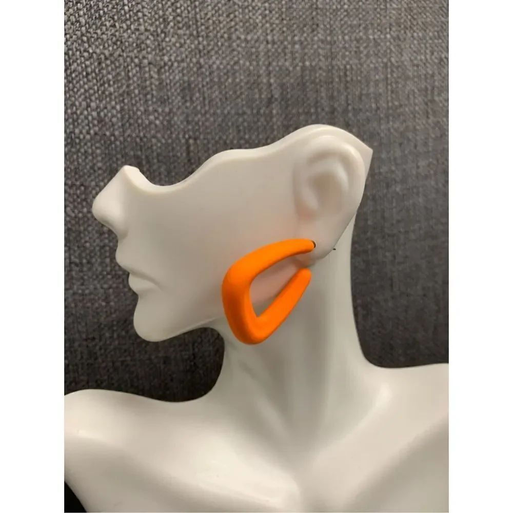 Heart Shaped Hoops - Picture 1 of 3
